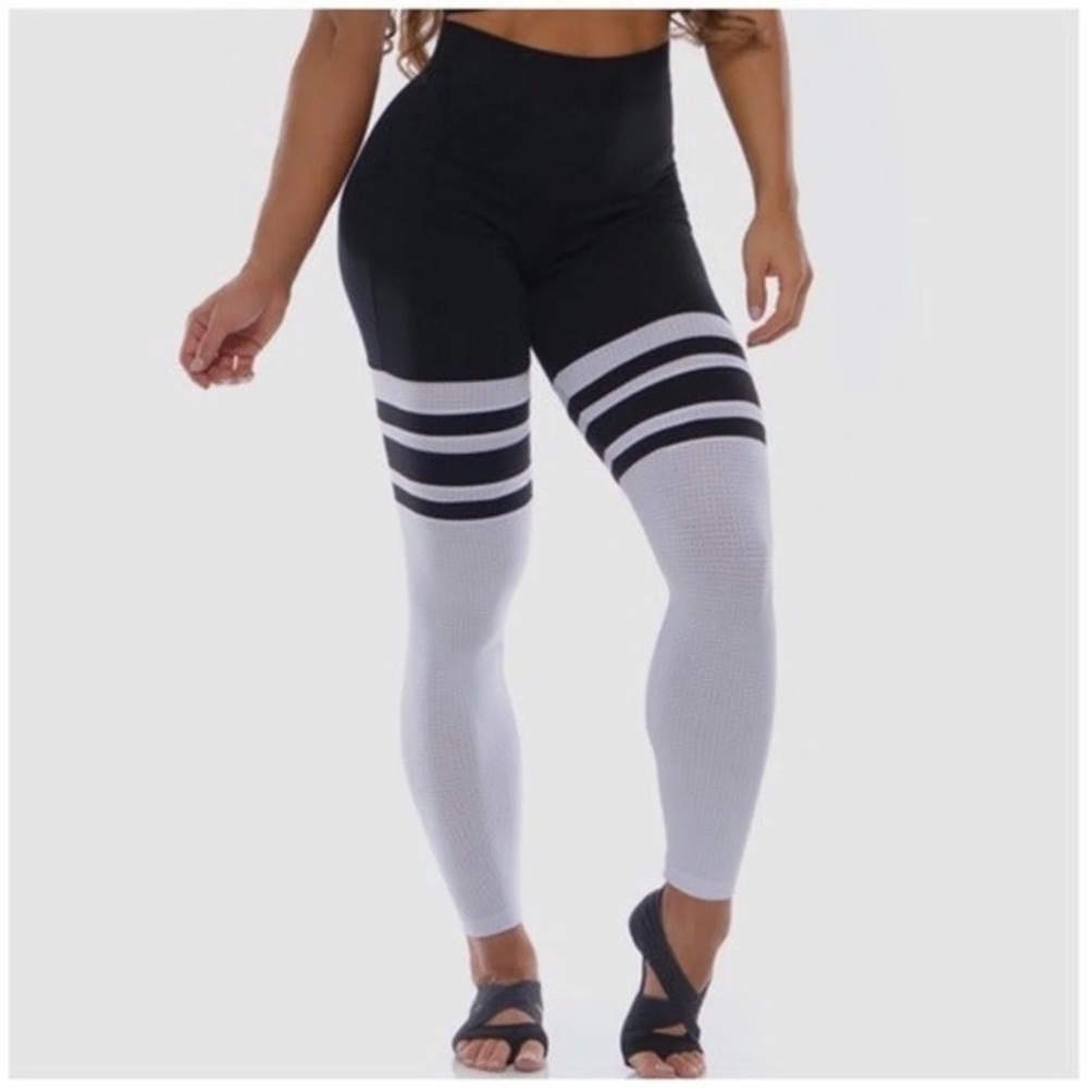 Bombshell leggings SOLD